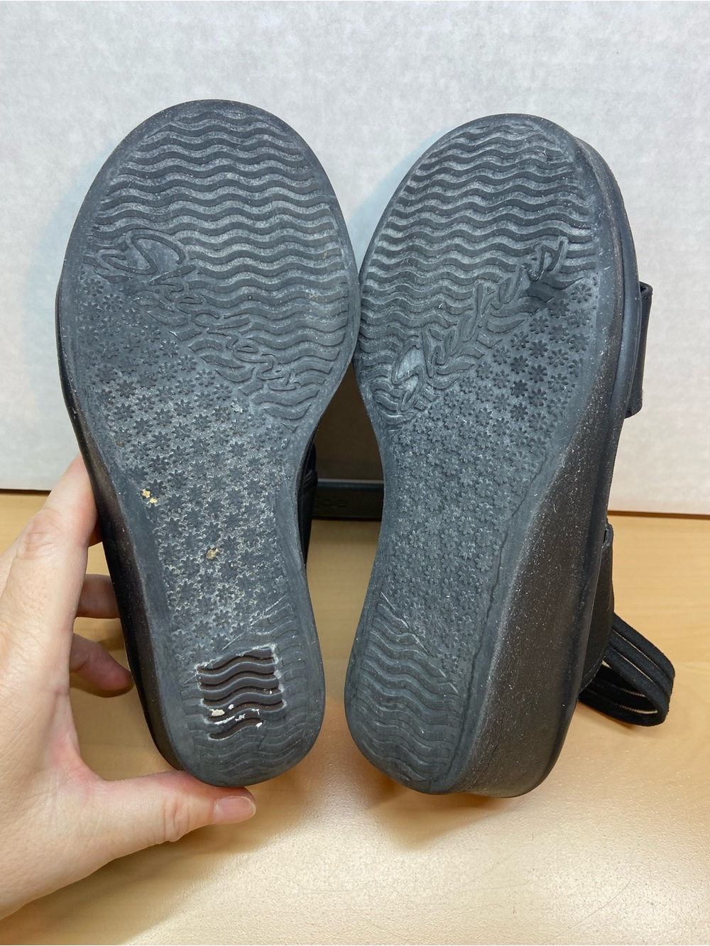 Skechers Black Elastic Strap Wedge Sandals - Picture 6 of 6